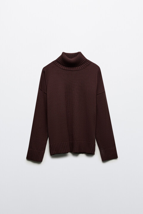 Свитер свободный с боковыми разрезами