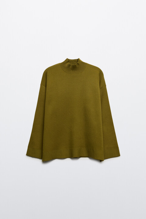 Свитер вискозный с воротником-стойкой