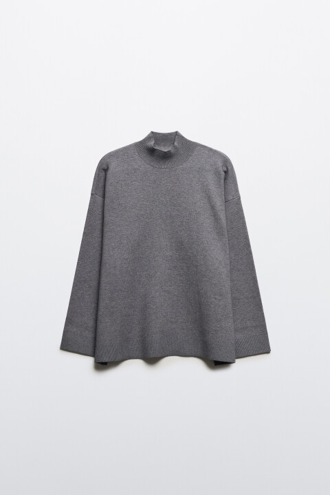 Свитер вискозный с воротником-стойкой