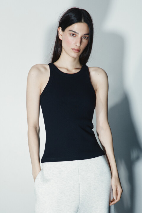 

Майка базовая облегающая в рубчик, Черный, Майка базовая облегающая в рубчик