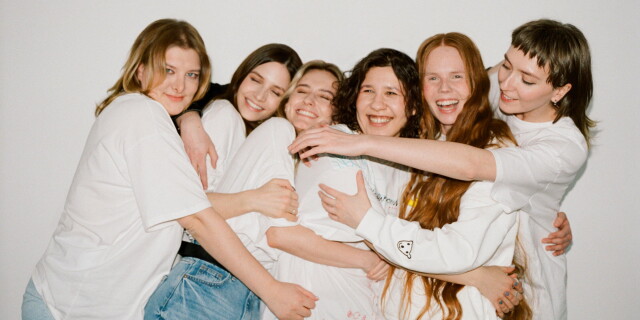 АНТОН ТУТ РЯДОМ