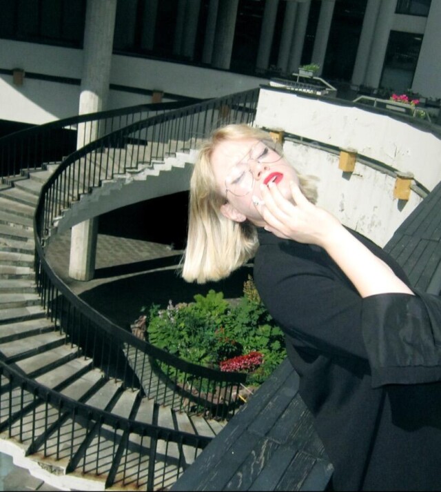 photoshoot old swimming pool - CO:CREATE