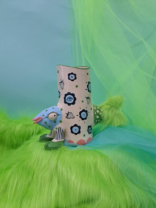 Керамическая ваза "Рыб с ногами" - CO:CREATE 4