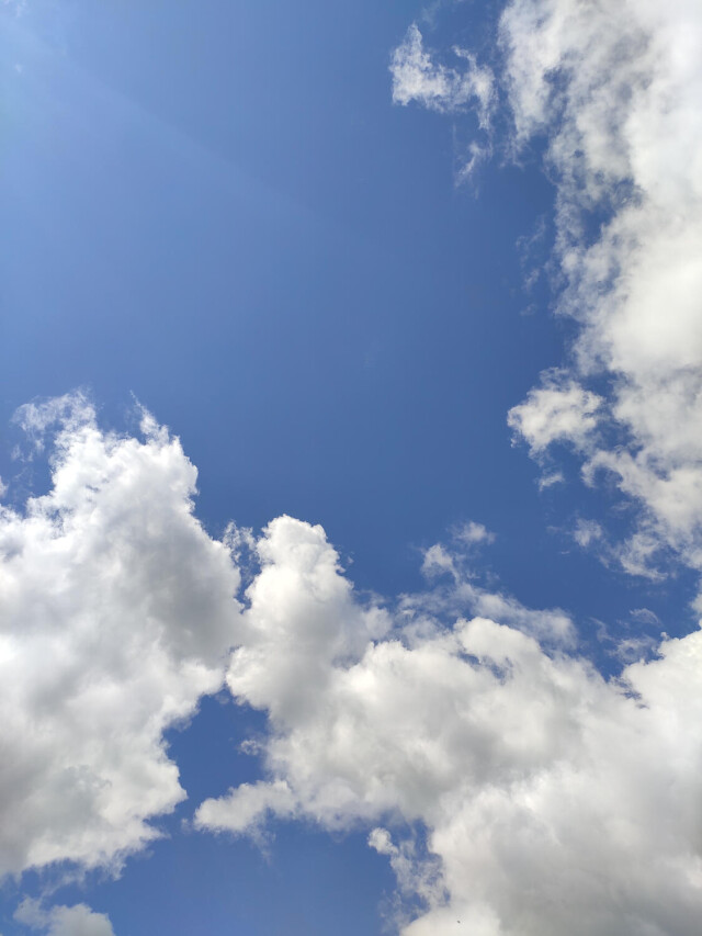 Проект Clouds: The kiss - CO:CREATE 1