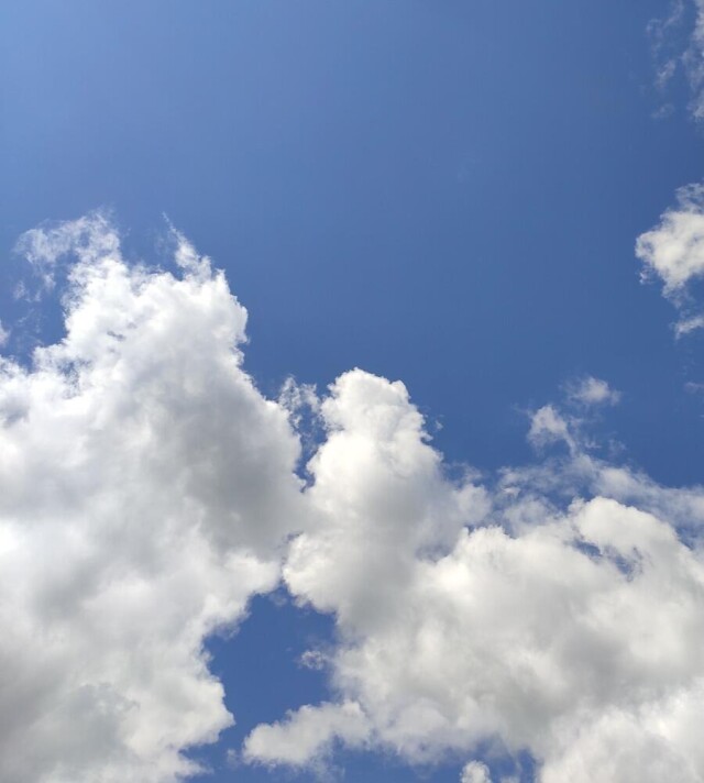 Проект Clouds: The kiss - CO:CREATE