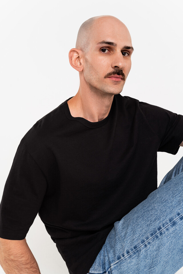 Футболка хлопковая oversize с эффектом потертости - цвет черный - 4