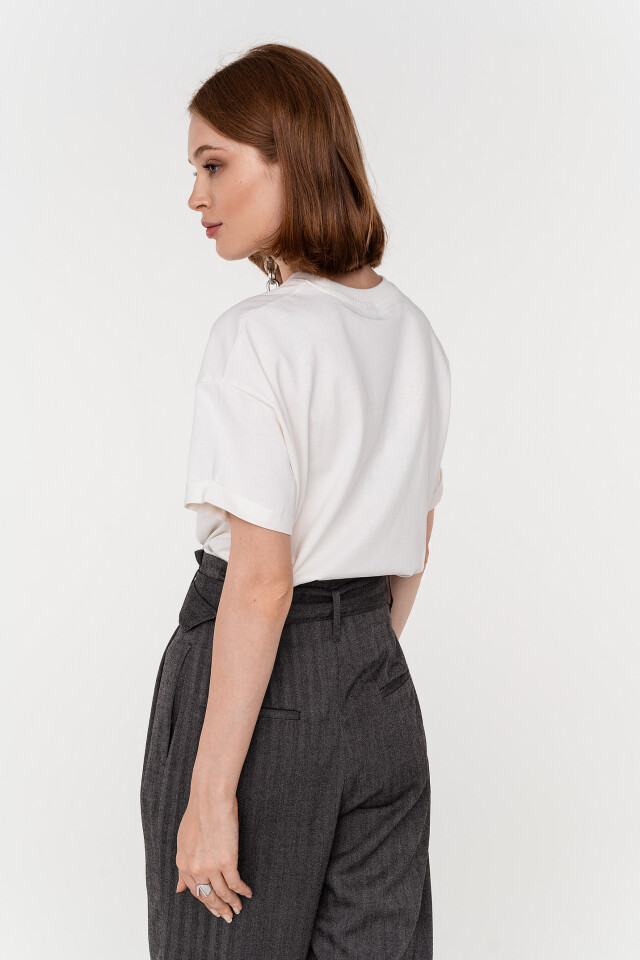Футболка oversize с отворотами на рукавах - цвет белый - 3