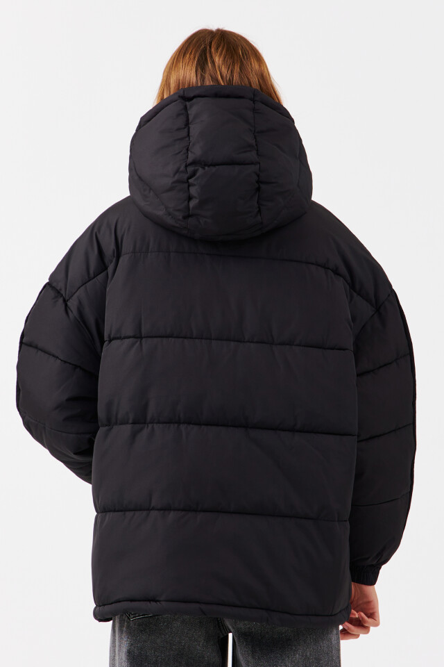 Пуховик oversize с капюшоном - цвет черный - 3