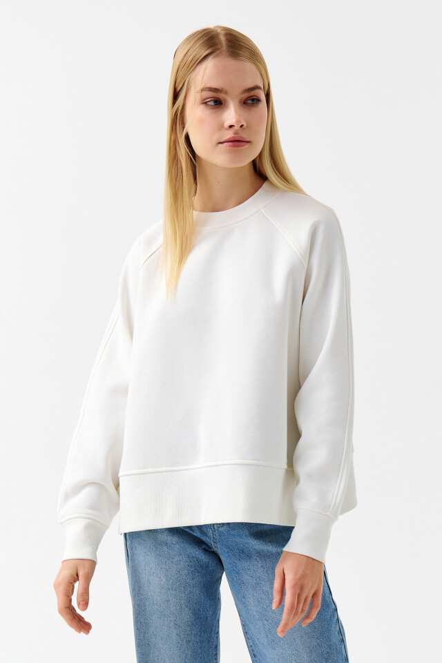 Хлопковый свитшот базовый oversize - цвет белый - 1