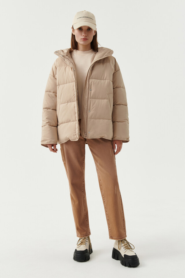 Куртка стеганая oversize с капюшоном - цвет бежевый - 4