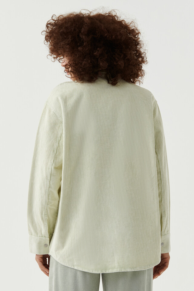 Рубашка вельветовая oversize - цвет зеленый - 2