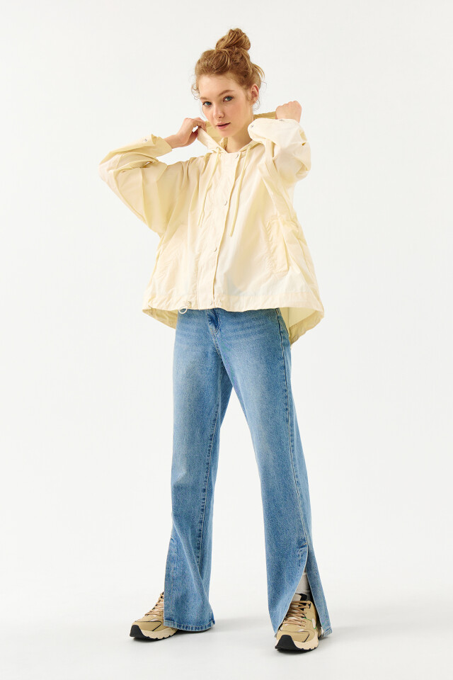 Куртка-ветровка oversize с капюшоном - цвет бежевый - 4