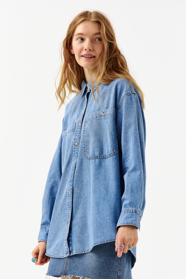 Рубашка джинсовая oversize - цвет голубой - 3