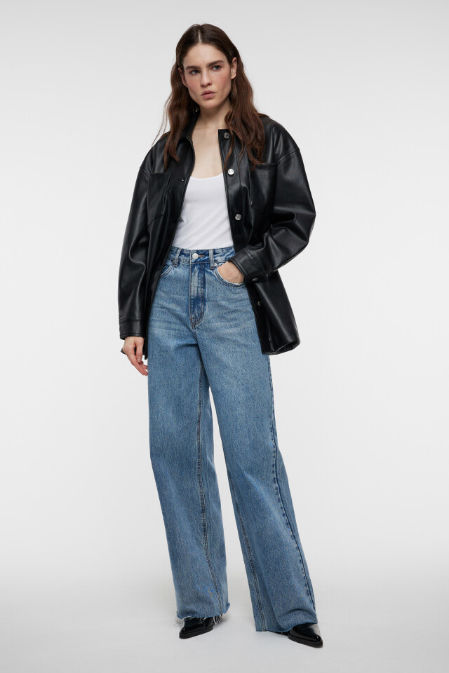 Рубашка oversize из искусственной кожи с нагрудными карманами - цвет черный - 4