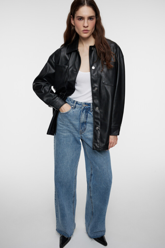 Рубашка oversize из искусственной кожи с нагрудными карманами - цвет черный - 8