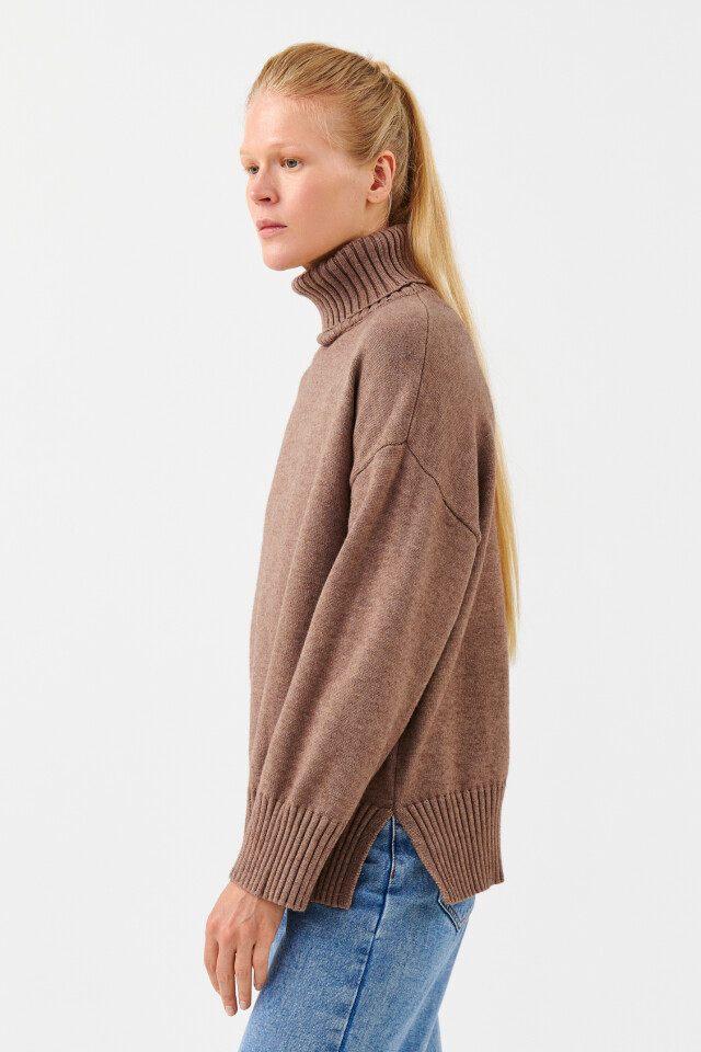 Свитер SWEATER свободный с боковыми разрезами - цвет бежевый - 2