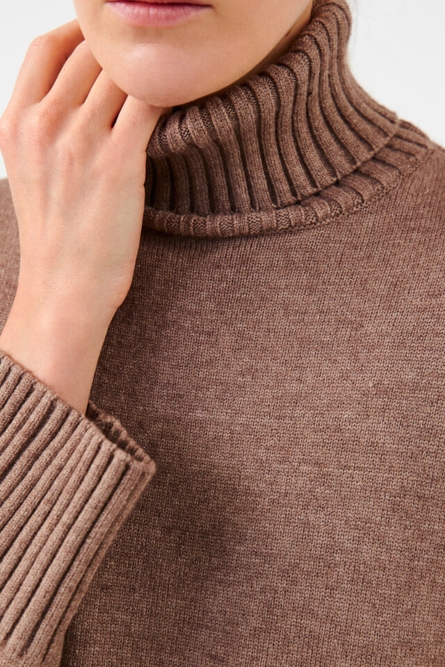 Свитер SWEATER свободный с боковыми разрезами - цвет бежевый - 6
