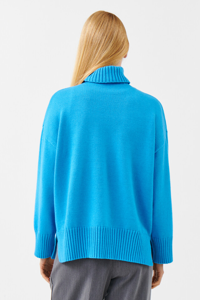 Свитер SWEATER свободный с боковыми разрезами - цвет голубой - 3