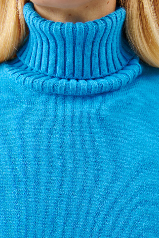 Свитер SWEATER свободный с боковыми разрезами - цвет голубой - 5