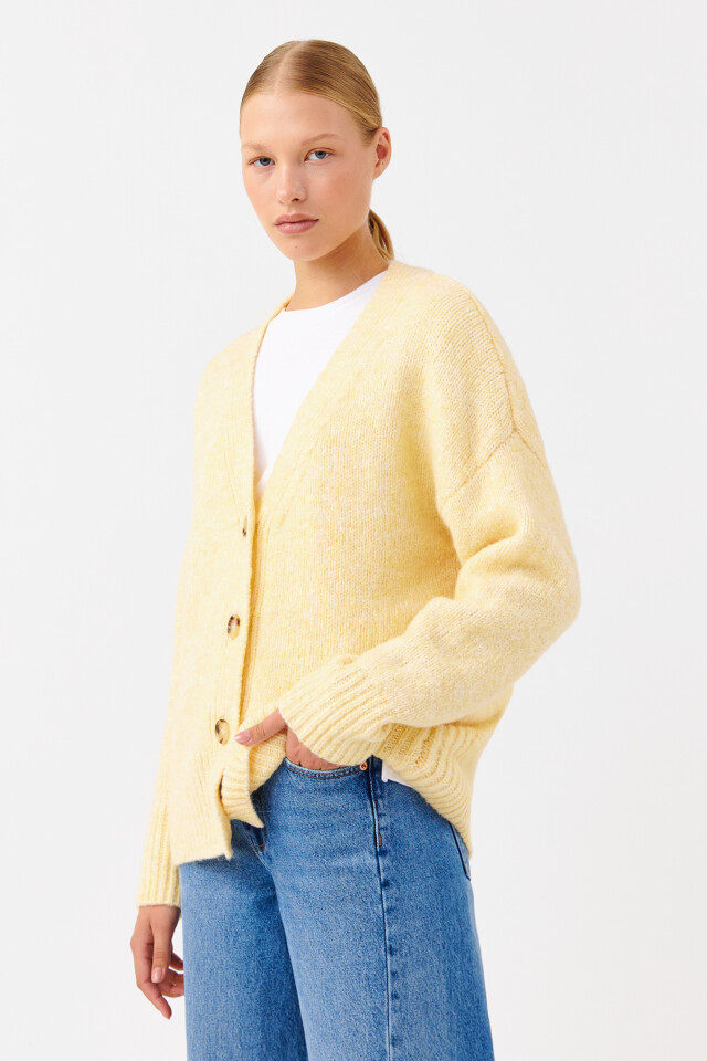 Кардиган вязаный oversize на пуговицах - цвет желтый - 2