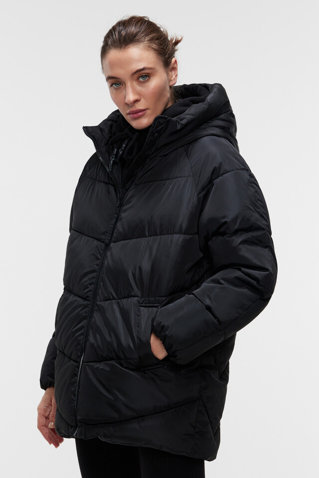 Куртка oversize стеганая с капюшоном - цвет черный - 2
