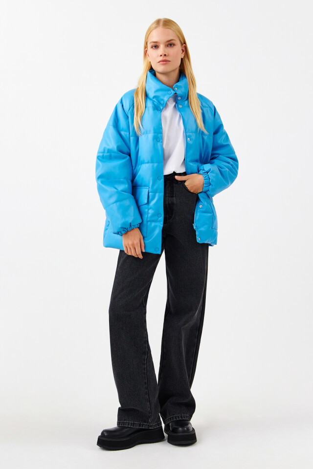 Пуховик oversize из искусственной кожи - цвет синий - 4