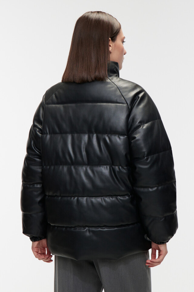 Пуховик oversize из искусственной кожи - цвет черный - 3