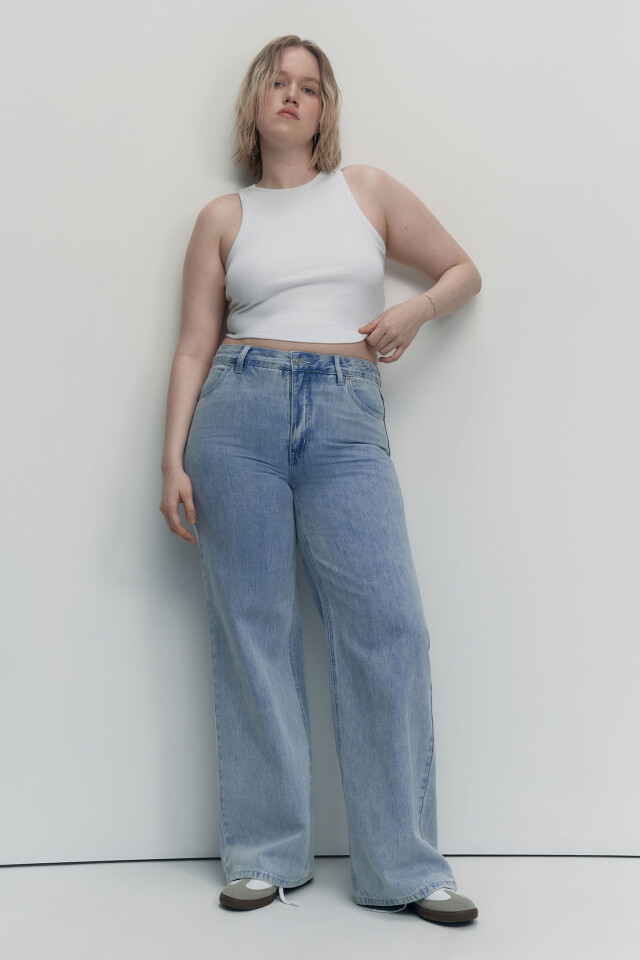Джинсы-трубы wide leg заниженные с оторванным карманом - цвет голубой - 7