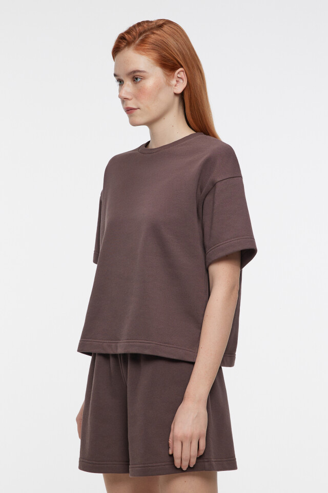 Футболка oversize короткая хлопковая из футера - цвет коричневый - 2