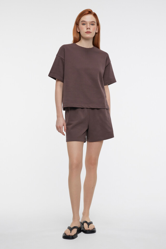 Футболка oversize короткая хлопковая из футера - цвет коричневый - 4