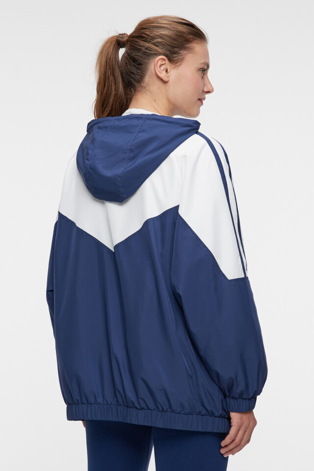 Куртка-ветровка oversize с капюшоном на завязках - цвет мультиколор - 3