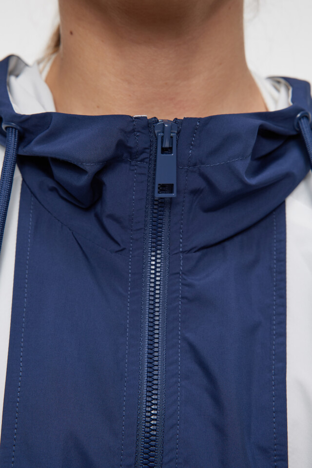 Куртка-ветровка oversize с капюшоном на завязках - цвет мультиколор - 5