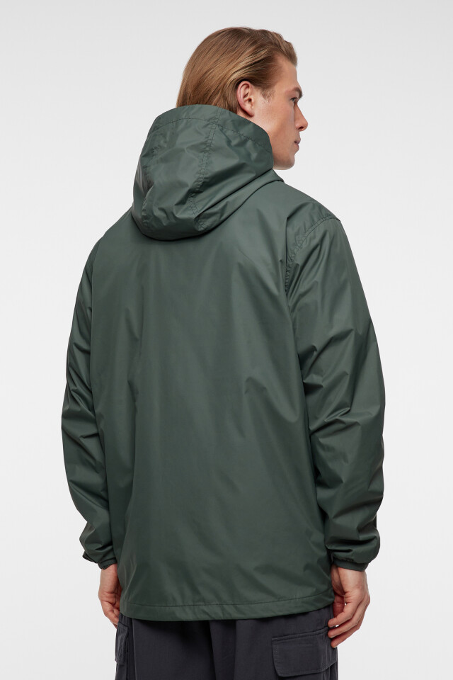 Куртка-ветровка oversize с капюшоном - цвет зеленый - 4