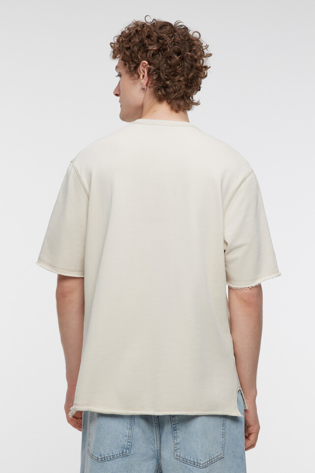 Футболка oversize хлопковая с разрезами по бокам - цвет бежевый - 4