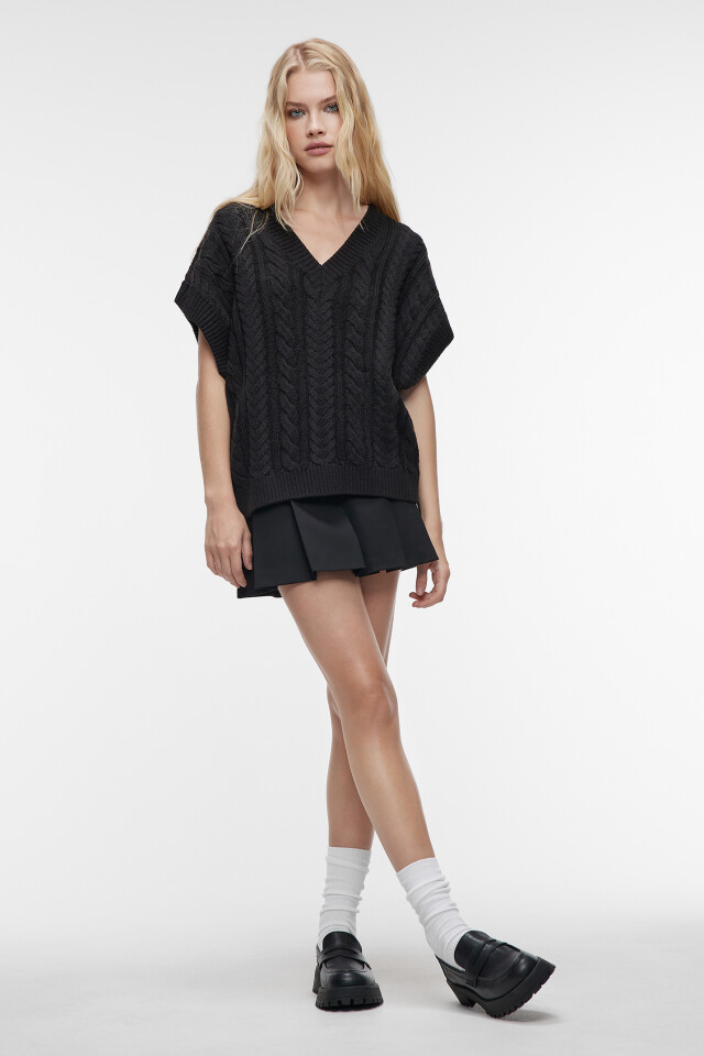 Жилет oversize вязаный хлопковый с узором в косичку - цвет черный - 1