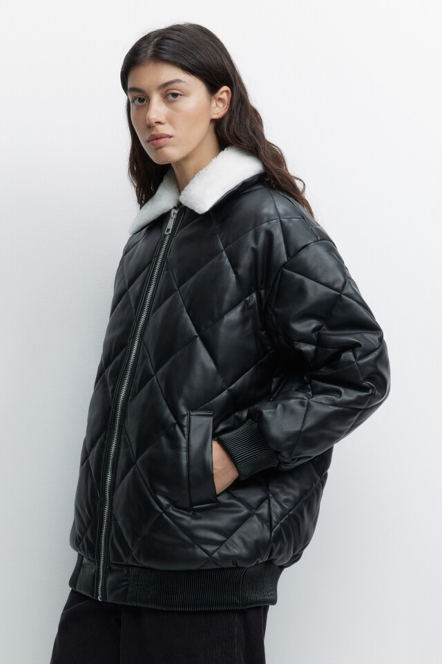 Куртка-бомбер oversize из искусственной кожи с меховым воротником - цвет черный - 3