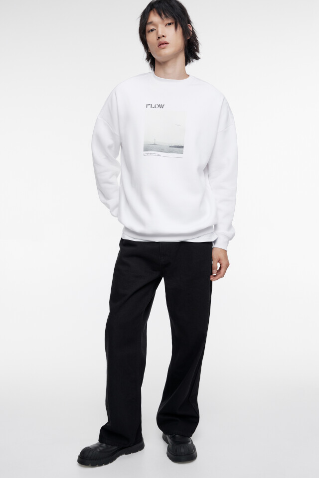 Свитшот oversize утепленный с принтом и надписями - цвет белый - 6