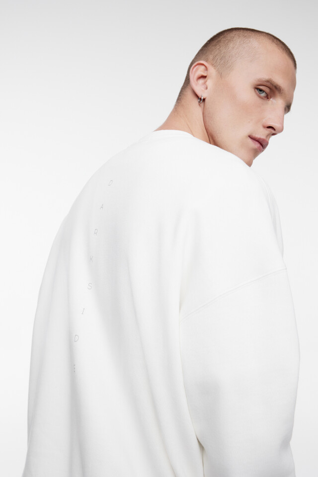 Свитшот oversize утепленный с надписью на спине - цвет белый - 5