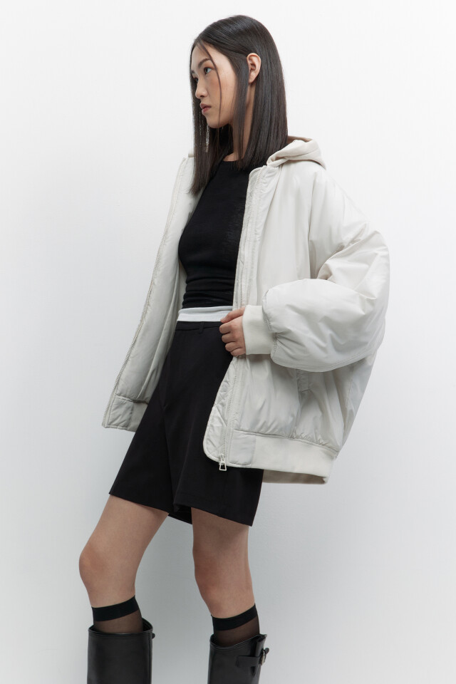 Куртка-бомбер oversize с трикотажным капюшоном - цвет молочный - 1