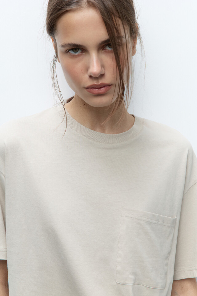 Футболка oversize с нагрудным карманом - цвет бежевый - 5