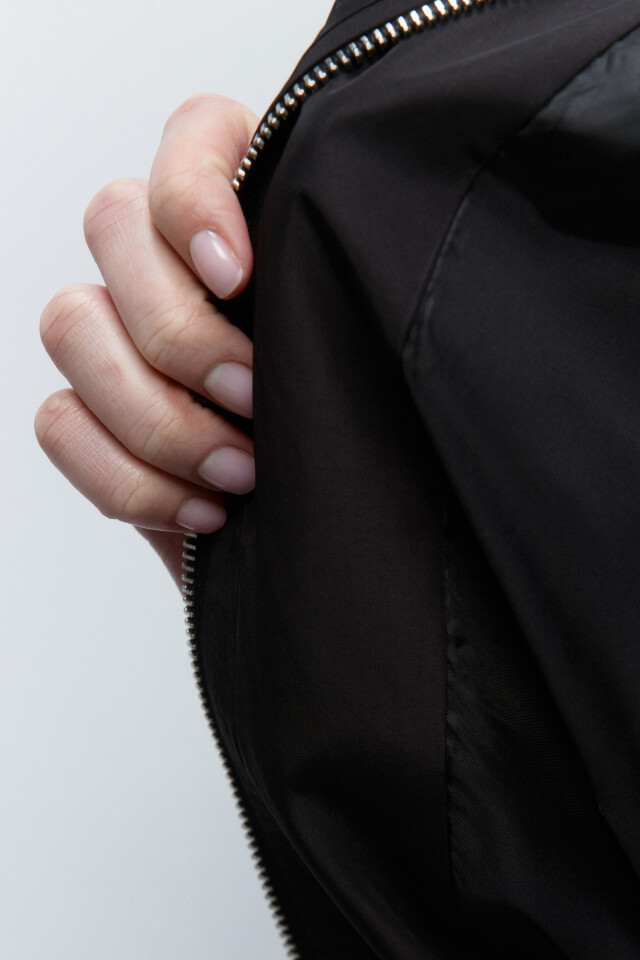 Куртка-бомбер oversize с драпировками - цвет черный - 7
