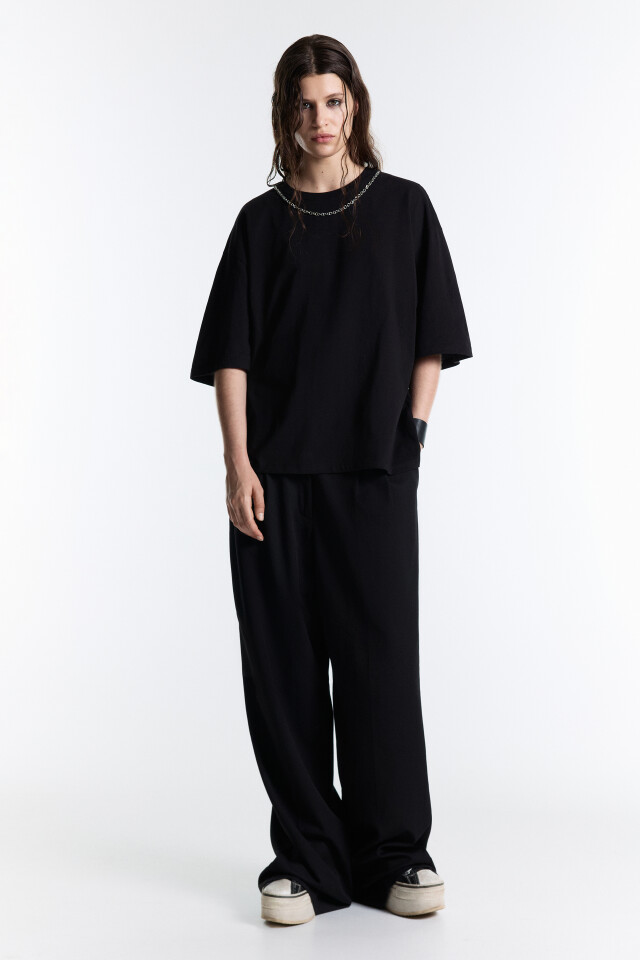 Футболка oversize с металлической цепочкой - цвет черный - 5