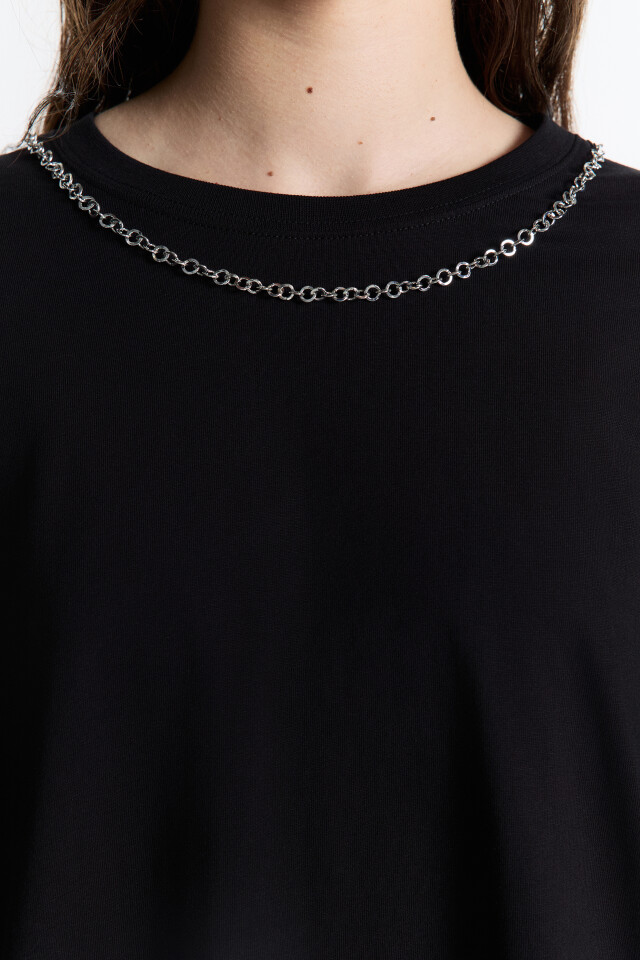 Футболка oversize с металлической цепочкой - цвет черный - 6