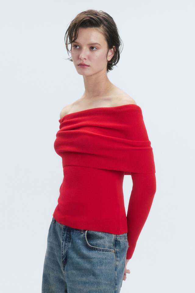 Джемпер off-shoulders тонкой вязки - цвет красный - 3