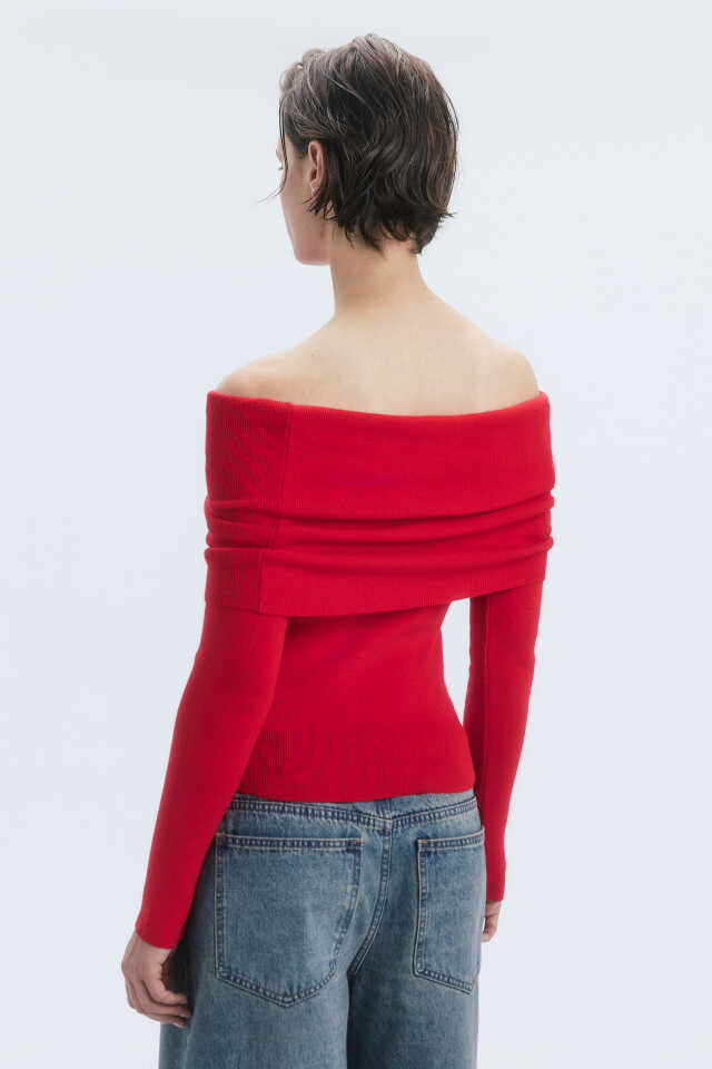 Джемпер off-shoulders тонкой вязки - цвет красный - 4