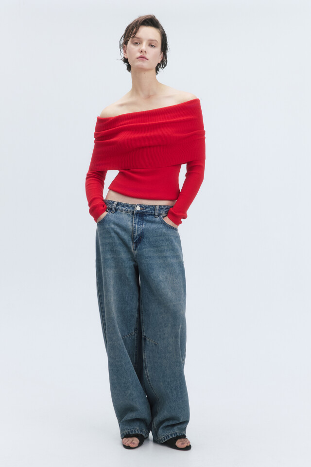 Джемпер off-shoulders тонкой вязки - цвет красный - 5