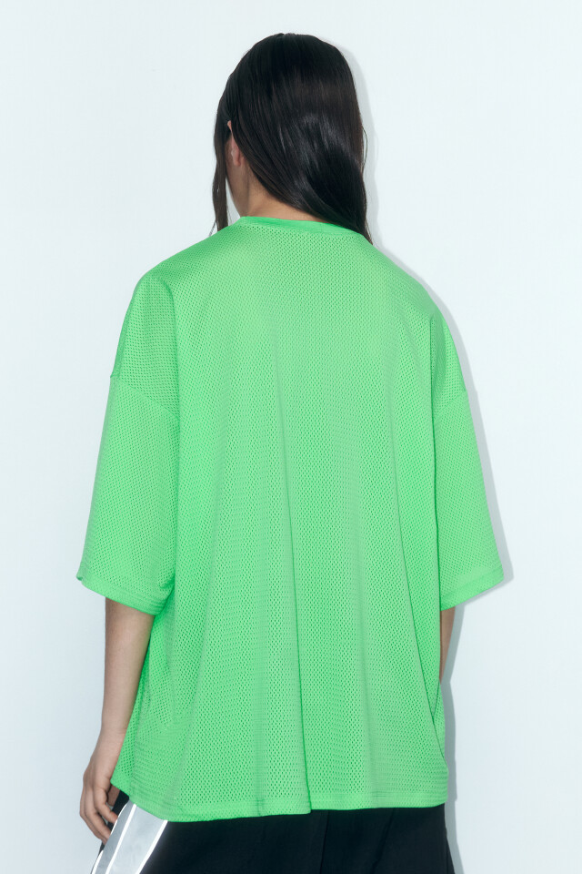 Футболка oversize спортивная из сетки с принтом - цвет зеленый - 4
