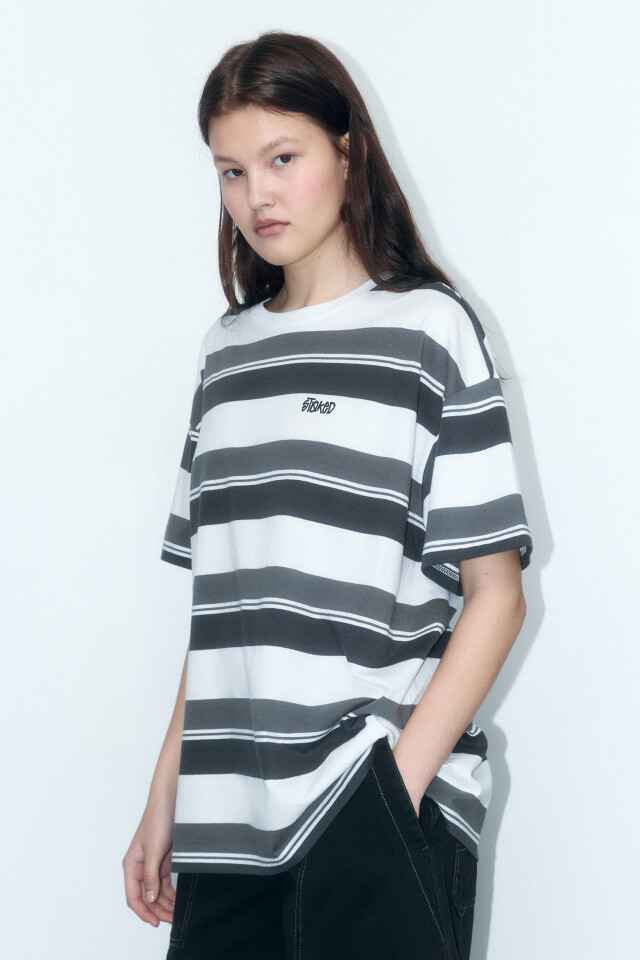 Футболка oversize в полоску с вышивкой на груди - цвет белый - 3