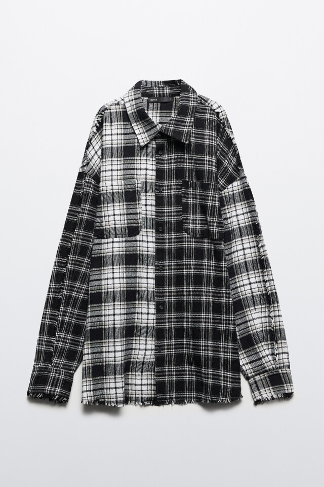 Рубашка oversize клетчатая с открытыми срезами - цвет черный - 8