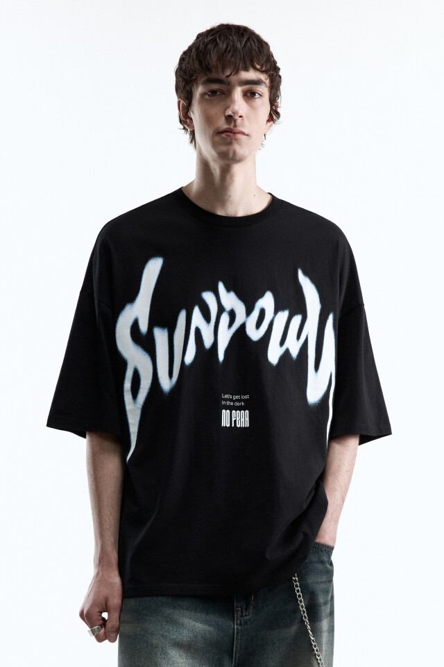 Футболка oversize с принтом в стиле гранж - цвет черный - 2